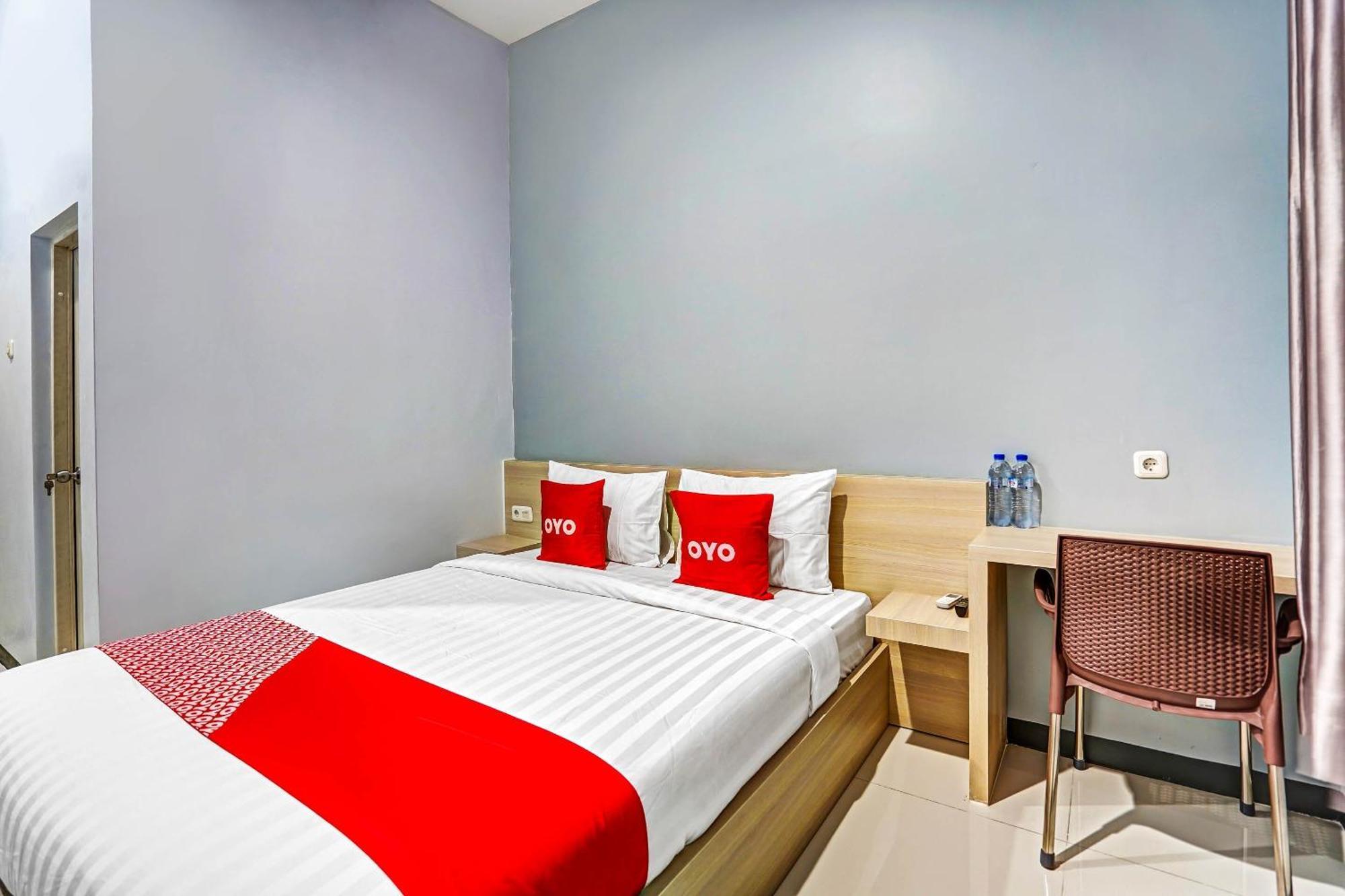 Oyo 90891 Parang Kusumo Residence Krembangan Exterior photo